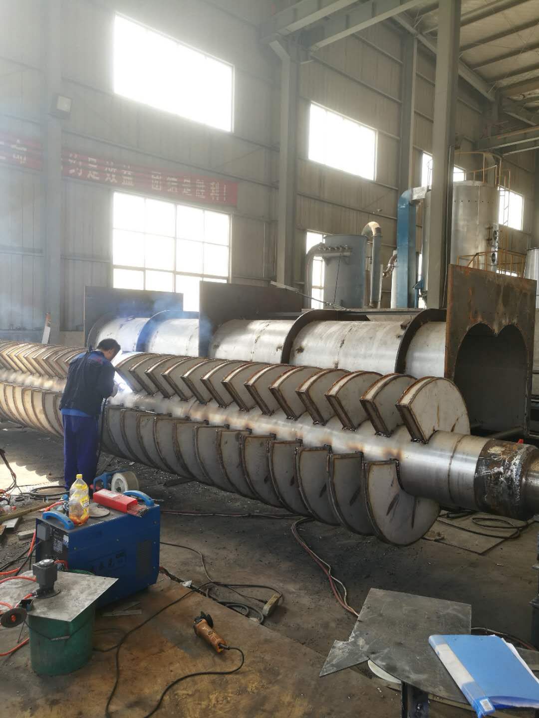 蘇州吳江污水處理廠(chǎng)120平方米污泥槳葉干燥機(jī)定制生產(chǎn)緊張進(jìn)行中